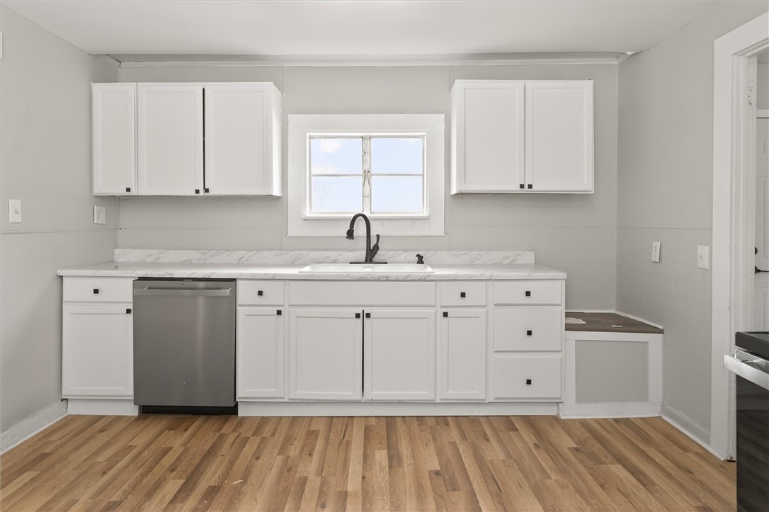 127 Conkey Avenue Rochester, NY 14621 - Photo 16 of 34