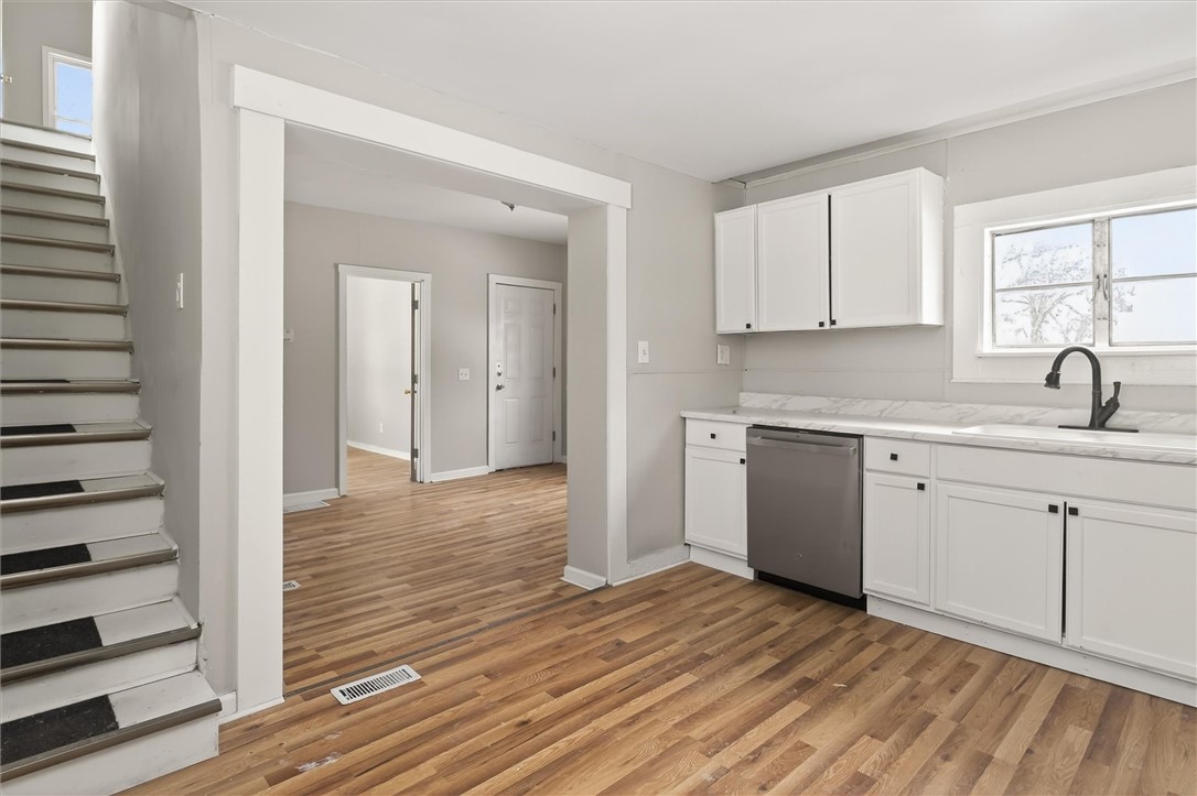 127 Conkey Avenue Rochester, NY 14621 - Photo 17 of 34