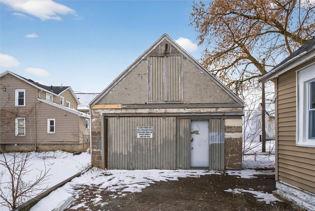 127 Conkey Avenue Rochester, NY 14621 - Photo 4 of 34