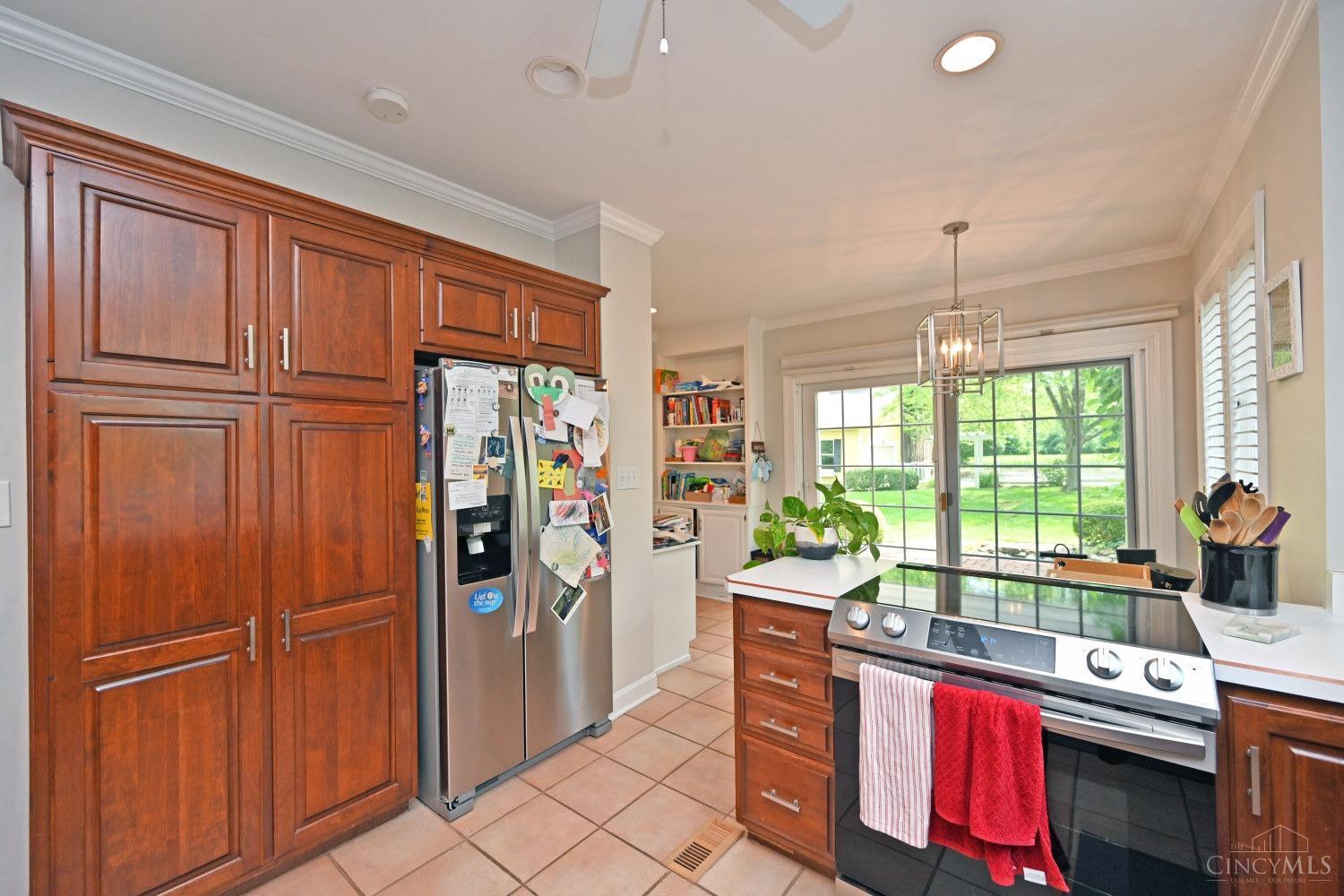 6900 Drake Road Cincinnati, OH 45243 - Photo 11 of 44