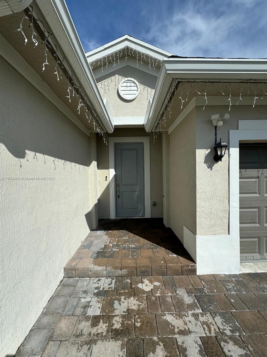 26948 Southwest 132 Ct Road Homestead, FL 33032 - Photo 4 of 34 Gallery Image 4