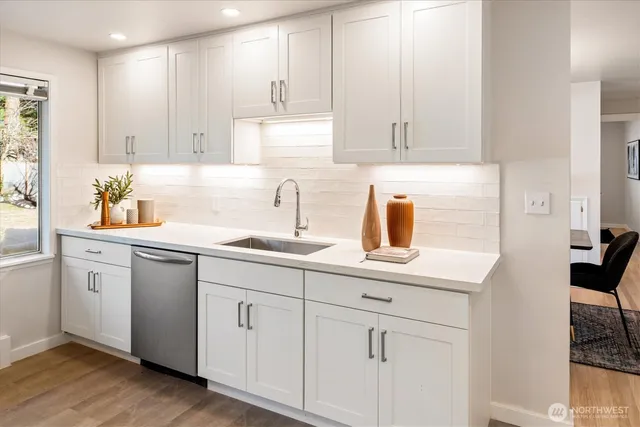 $898,000 | 8611 Holly Lane, Edmonds, WA 98026