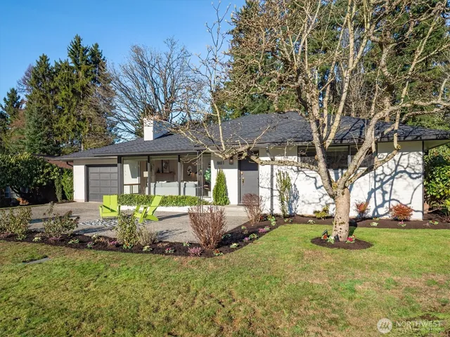 $898,000 | 8611 Holly Lane, Edmonds, WA 98026