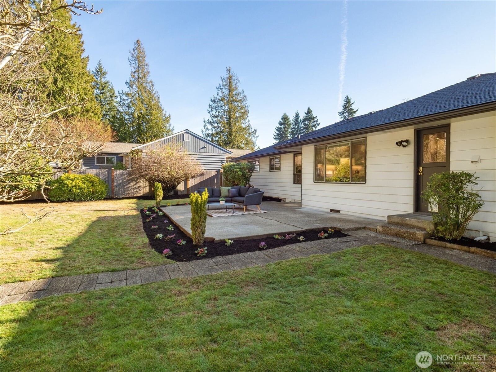 8611 Holly Lane Edmonds, WA 98026 - Photo 31 of 38