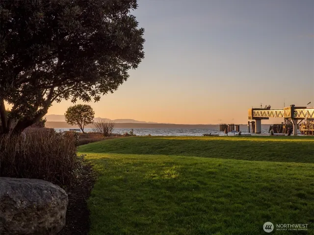 $898,000 | 8611 Holly Lane, Edmonds, WA 98026