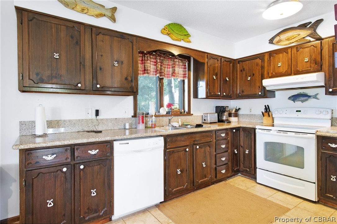 7230 Fraser Road Gloucester Point, VA 23062 - Photo 13 of 47