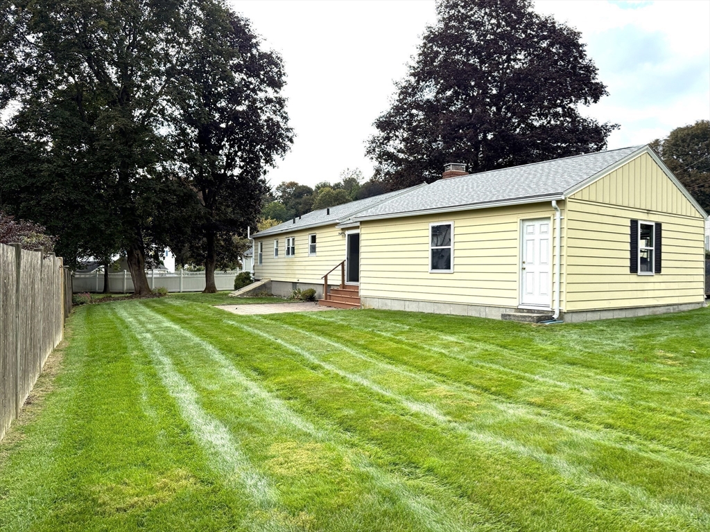 34 Gates Road Shrewsbury, MA 01545 - Photo 8 of 40 Gallery Image 8