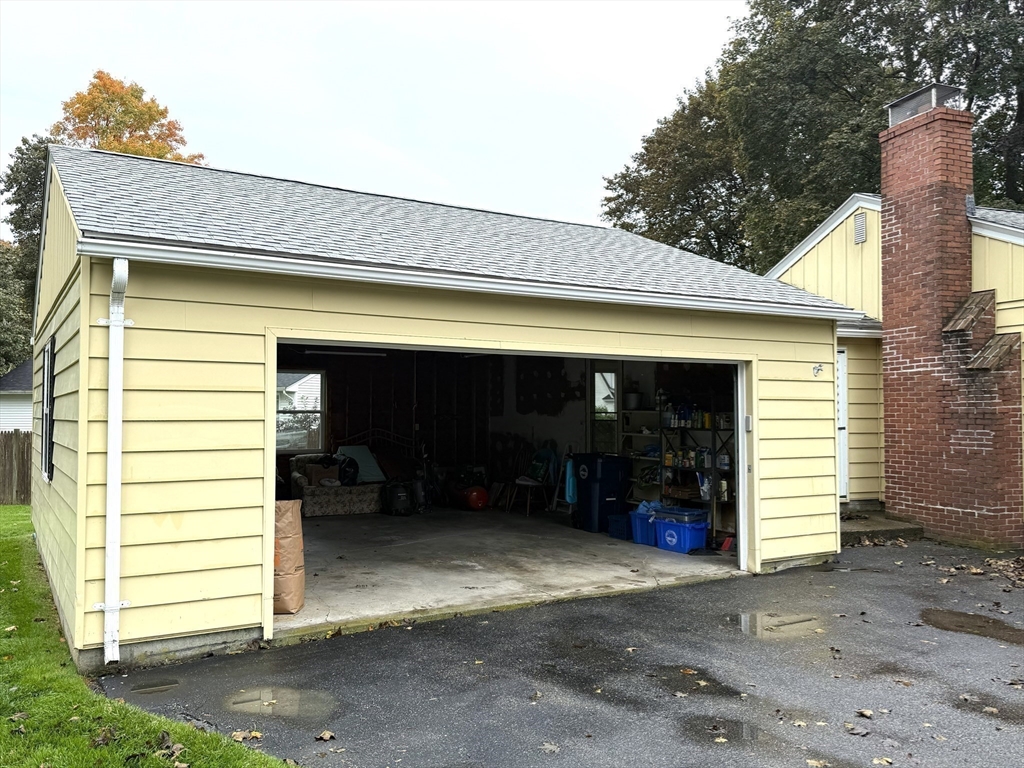 34 Gates Road Shrewsbury, MA 01545 - Photo 9 of 40 Gallery Image 9