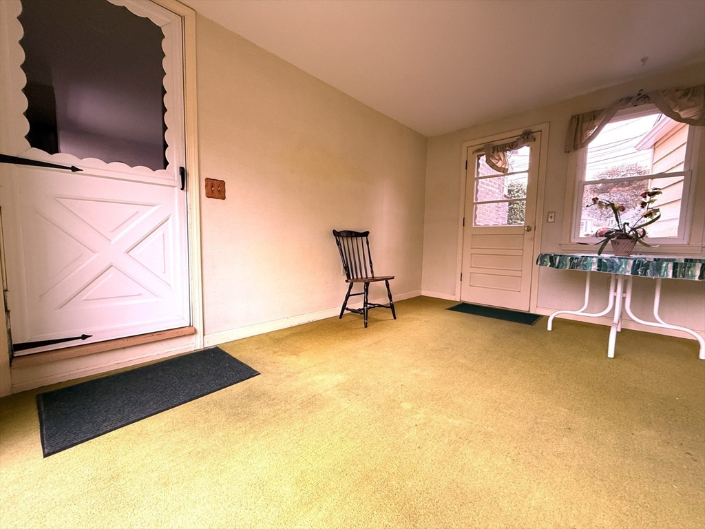 34 Gates Road Shrewsbury, MA 01545 - Photo 10 of 40 Gallery Image 10