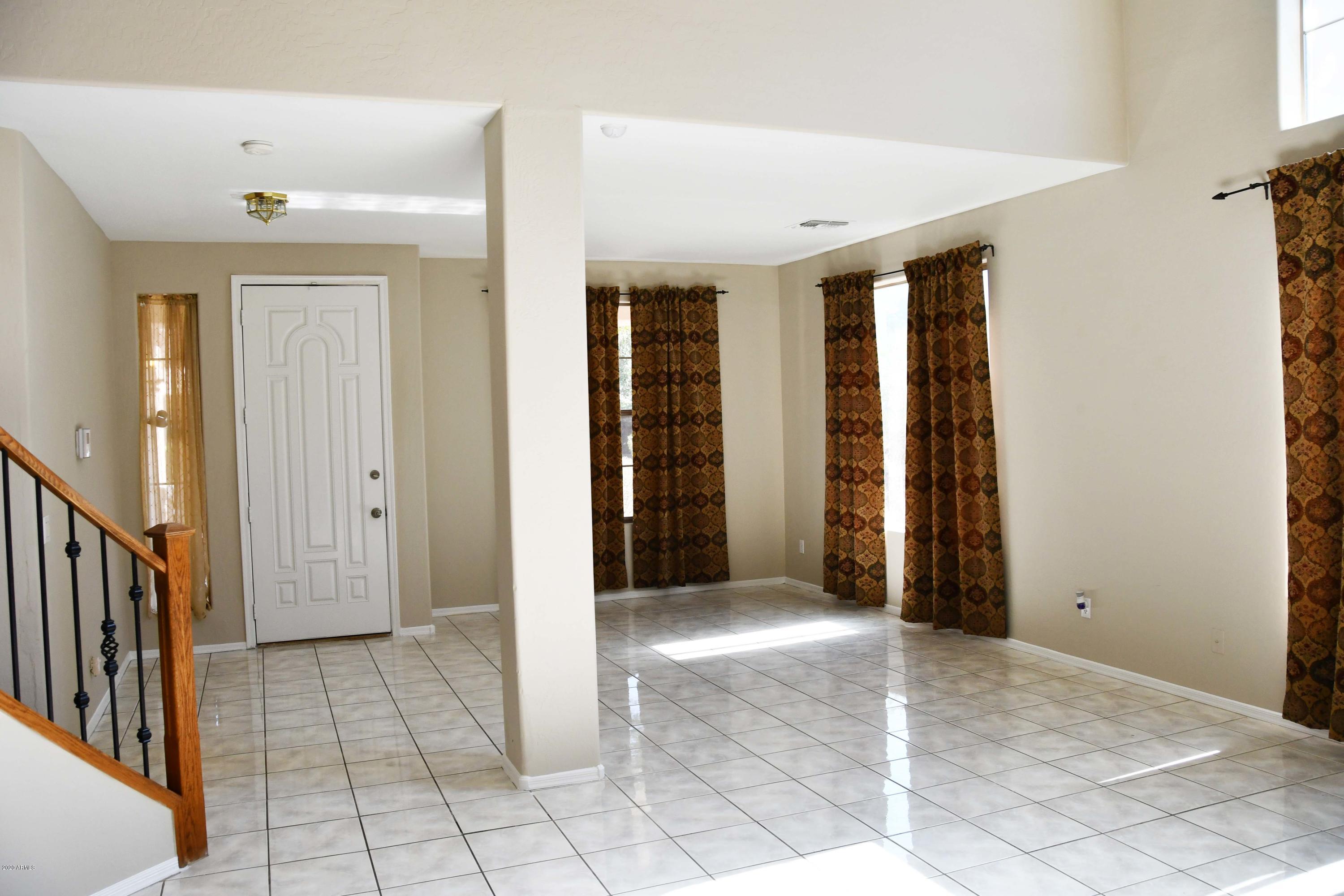 2914 West Fremont Rd. Phoenix, AZ 85041 - Photo 3 of 16 8