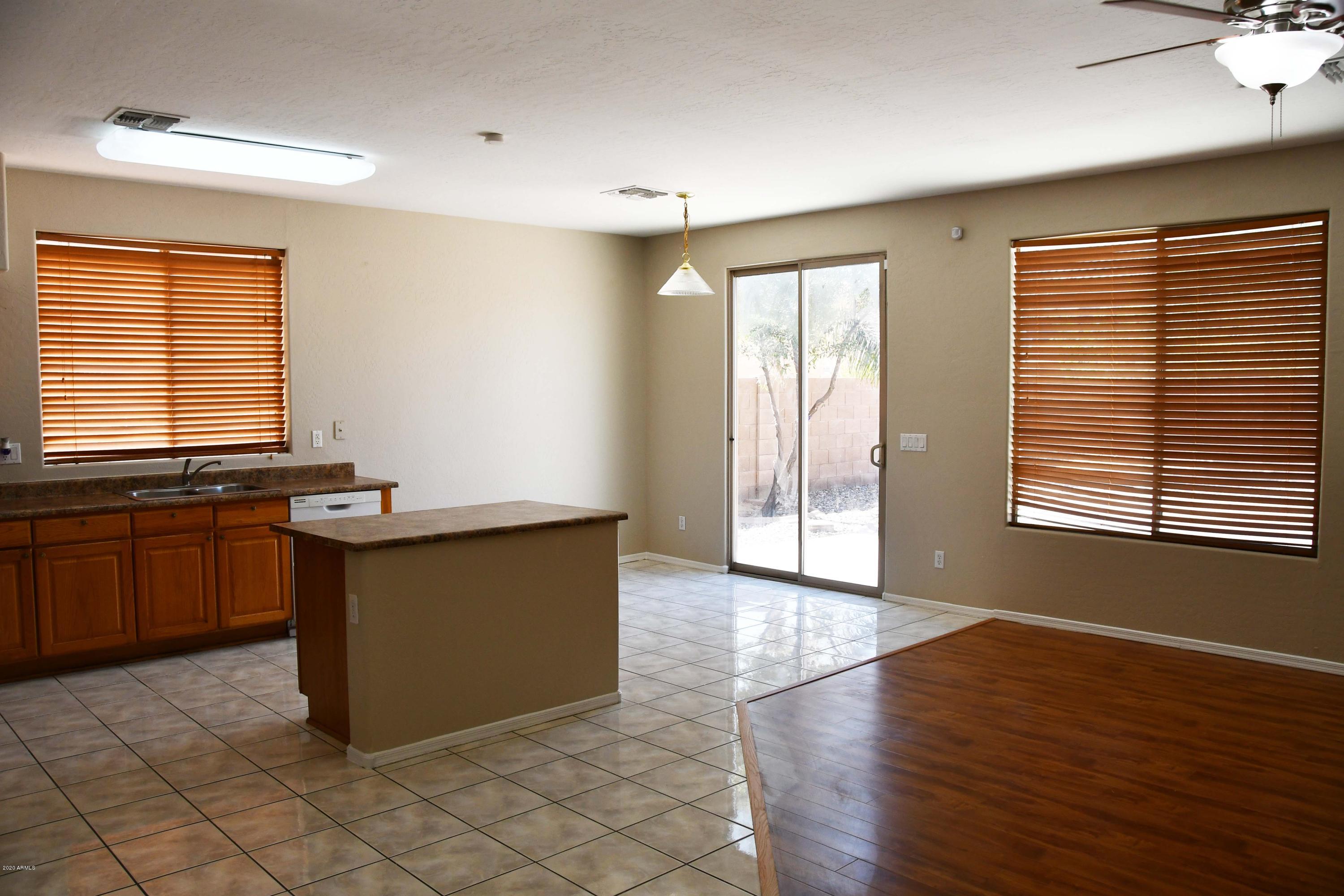 2914 West Fremont Rd. Phoenix, AZ 85041 - Photo 5 of 16 6