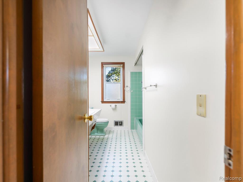 512 Old Perch Road Rochester Hills, MI 48309 - Photo 26 of 35