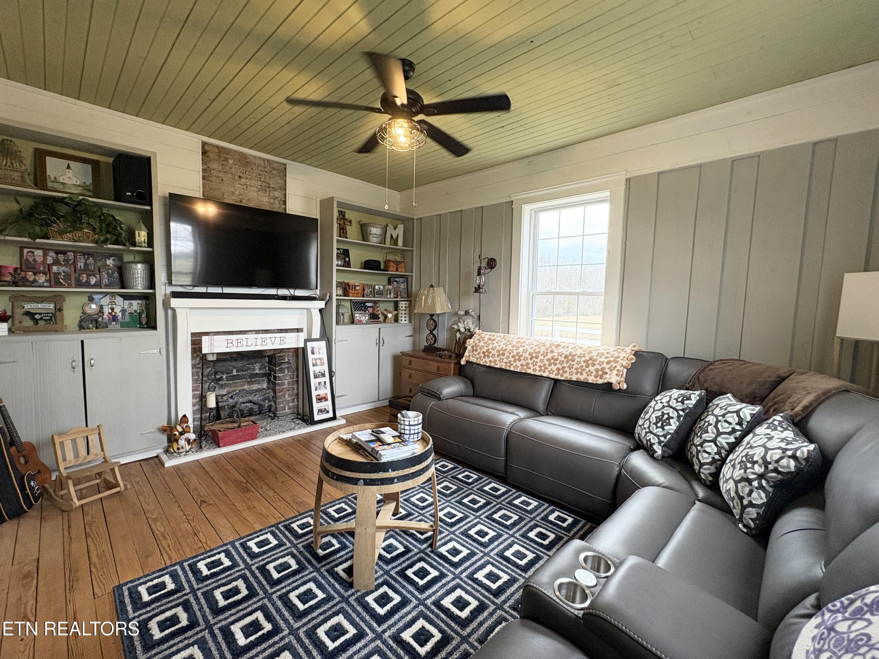 8207 Corryton Road Corryton, TN 37721 - Photo 9 of 34 Den