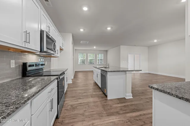 $330,830 | 233 Lake Tyler Drive, New Bern, NC 28560