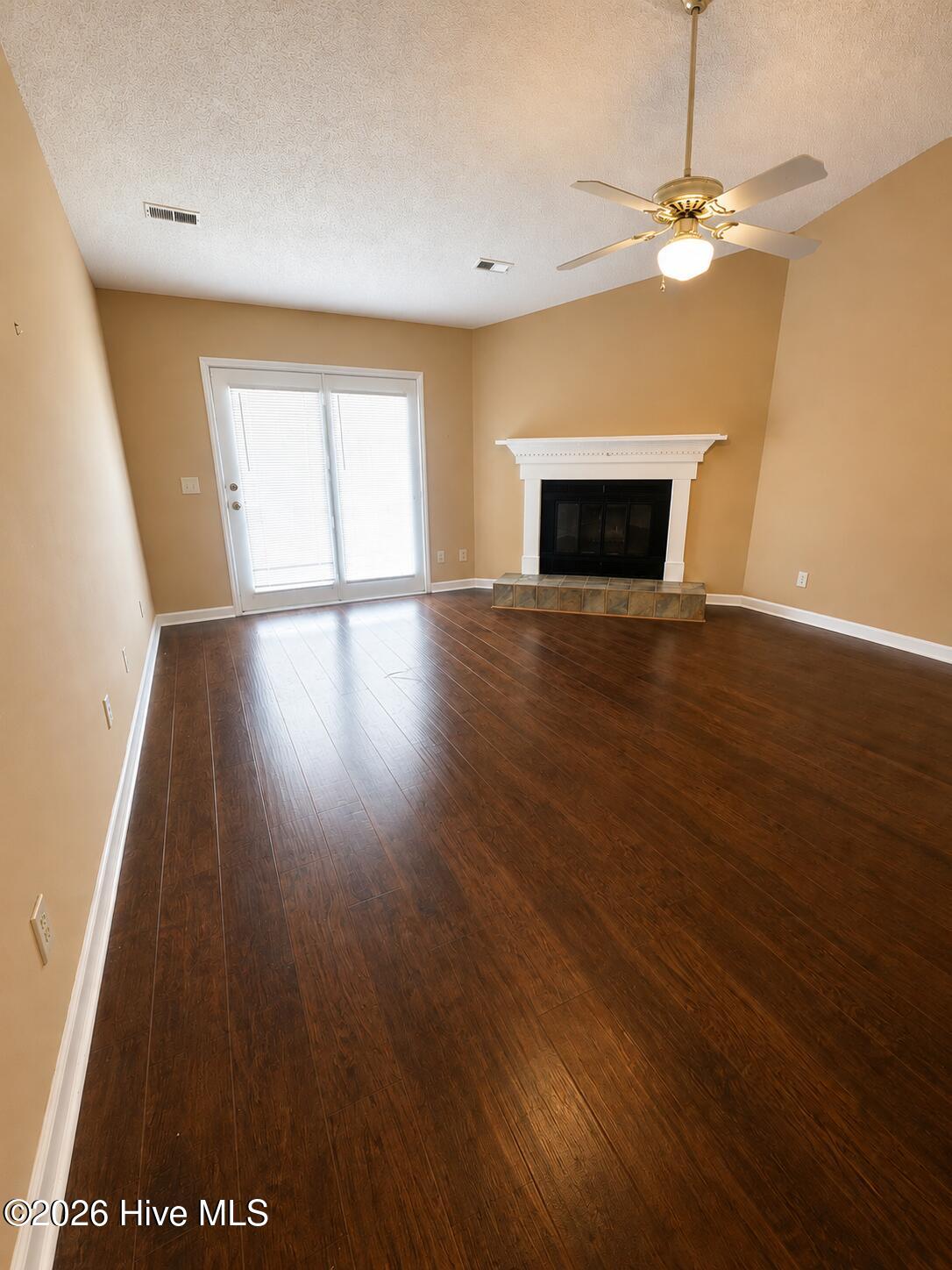2015 Quail Ridge Road, Unit F Greenville, NC 27858 - Photo 4 of 21 74367ED8-3A29-4528-9124-DBECACD90A9C