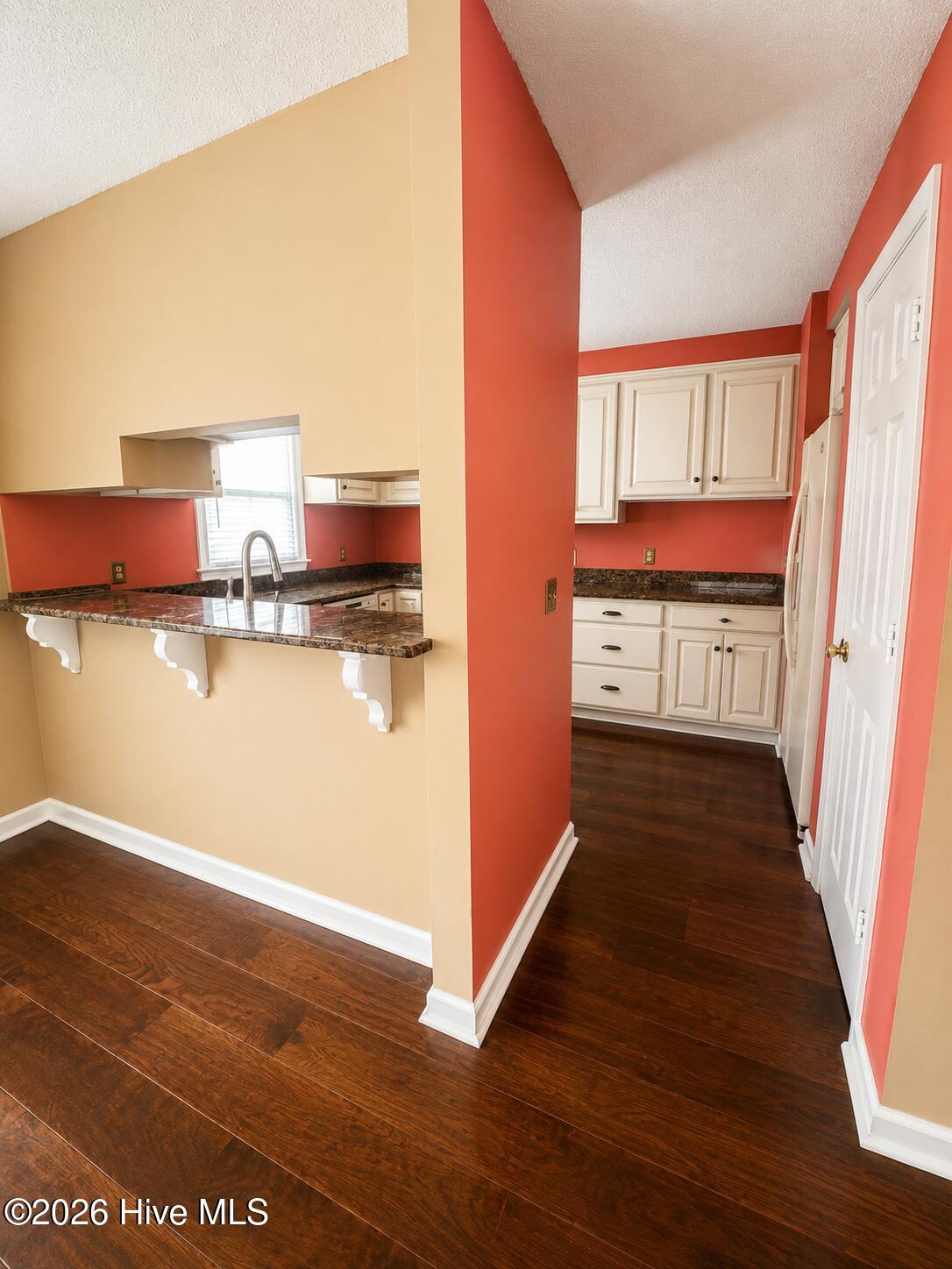 2015 Quail Ridge Road, Unit F Greenville, NC 27858 - Photo 8 of 21 F7817CB7-88DE-4EFC-8AD5-B8ED3F9F11C9