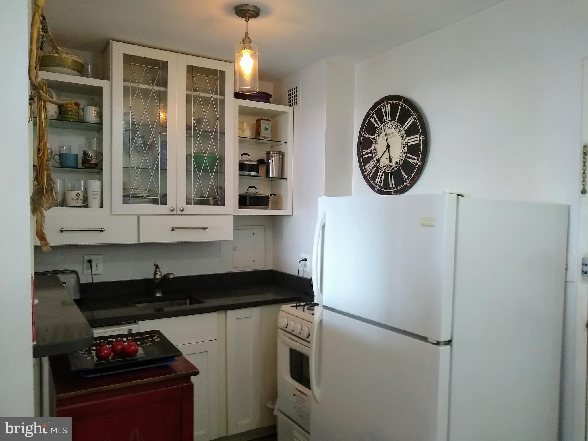 2800 Wisconsin Avenue Northwest, Unit 705 Washington, DC 20007 - Photo 16 of 42 Kitchen