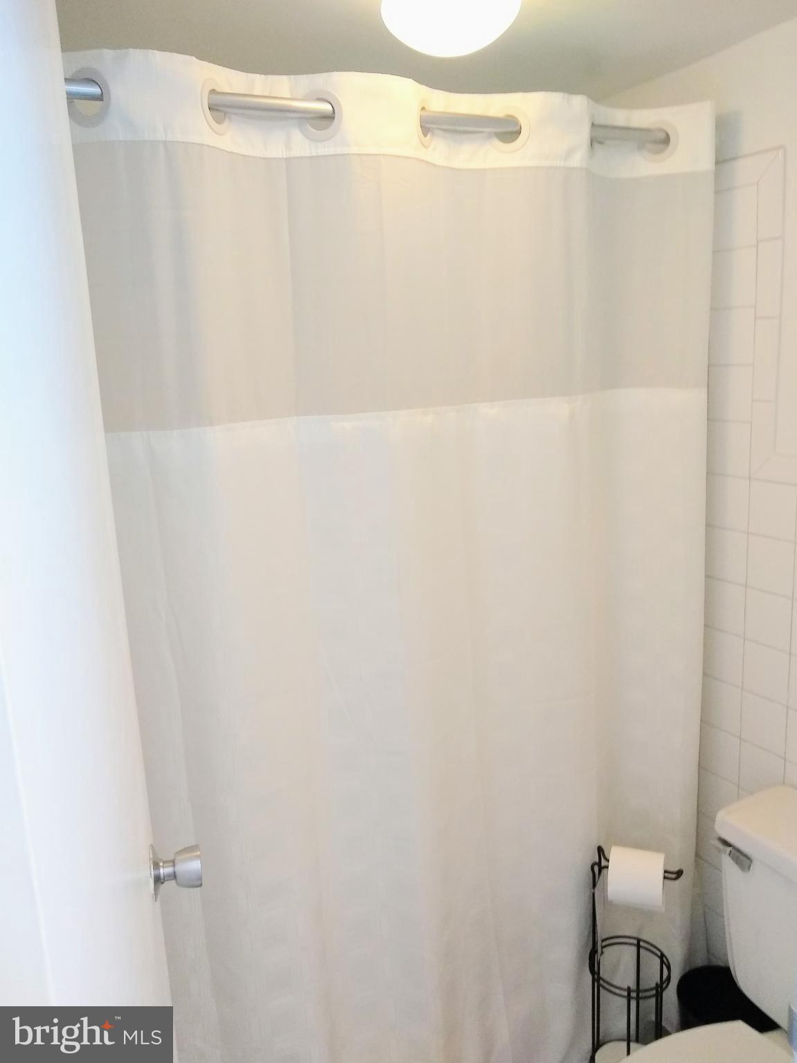 2800 Wisconsin Avenue Northwest, Unit 705 Washington, DC 20007 - Photo 28 of 42 Bathroom