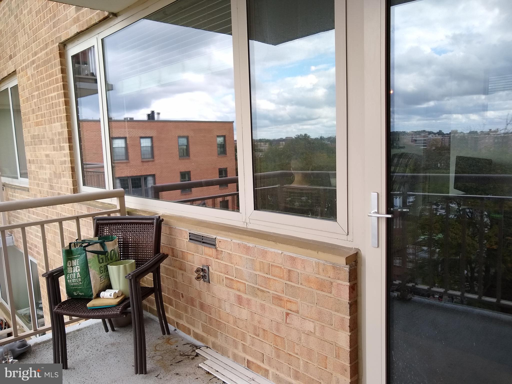 2800 Wisconsin Avenue Northwest, Unit 705 Washington, DC 20007 - Photo 34 of 42 Patio