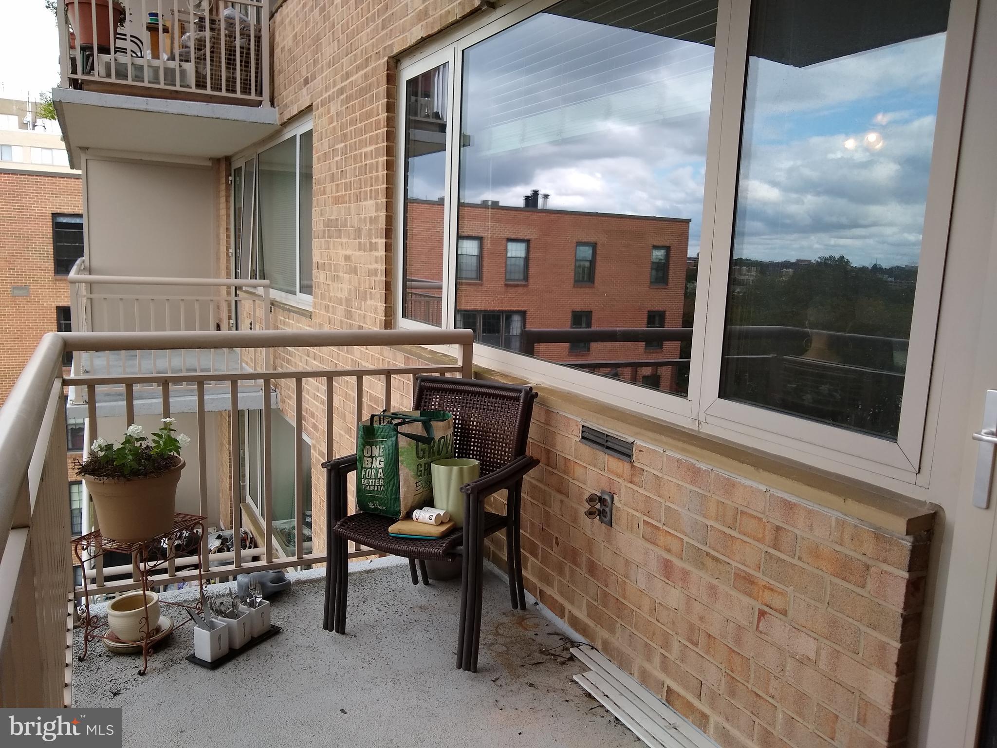 2800 Wisconsin Avenue Northwest, Unit 705 Washington, DC 20007 - Photo 35 of 42 Patio
