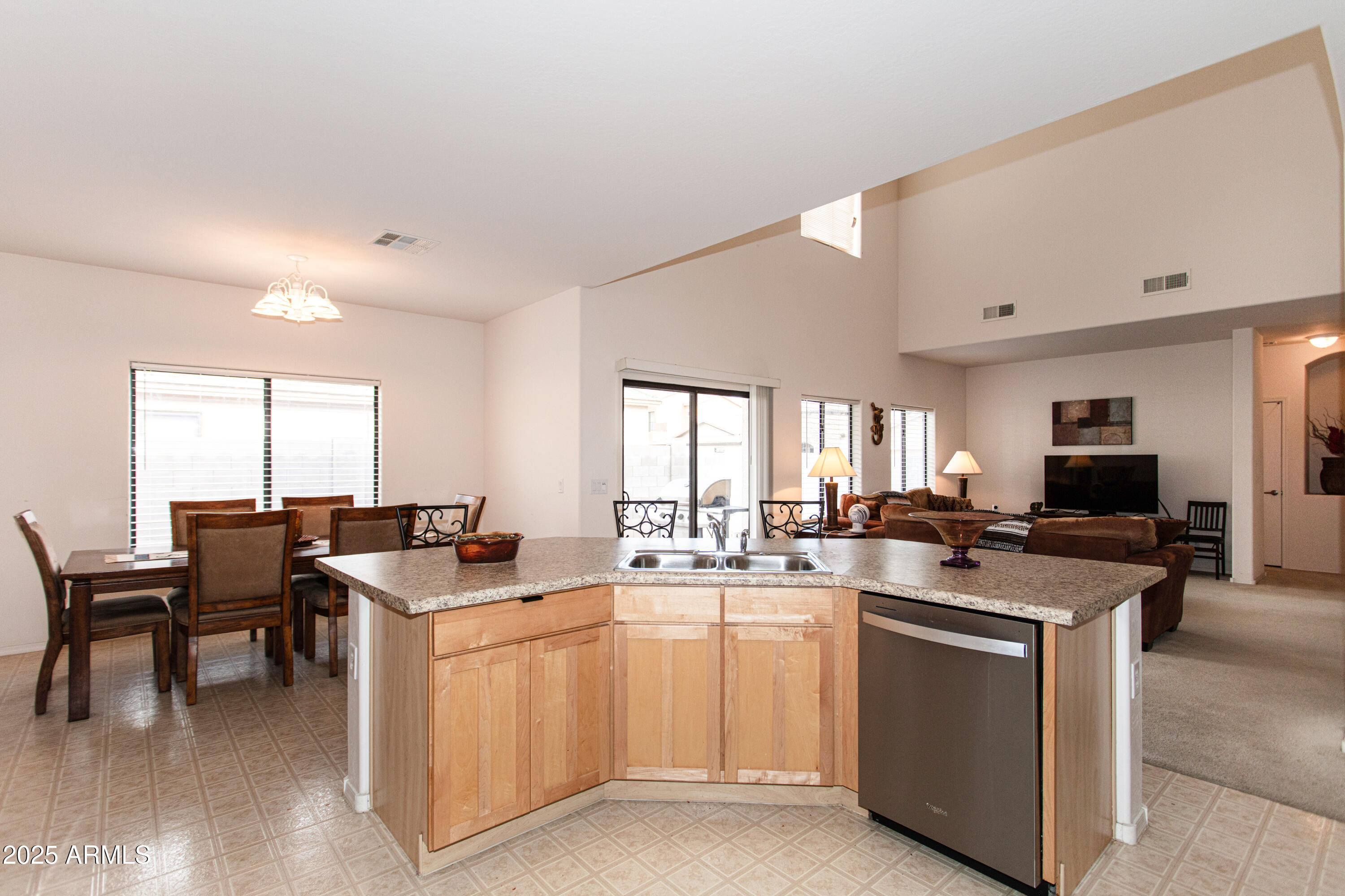 2749 South Powell Road Apache Junction, AZ 85119 - Photo 8 of 32 08 Kichen