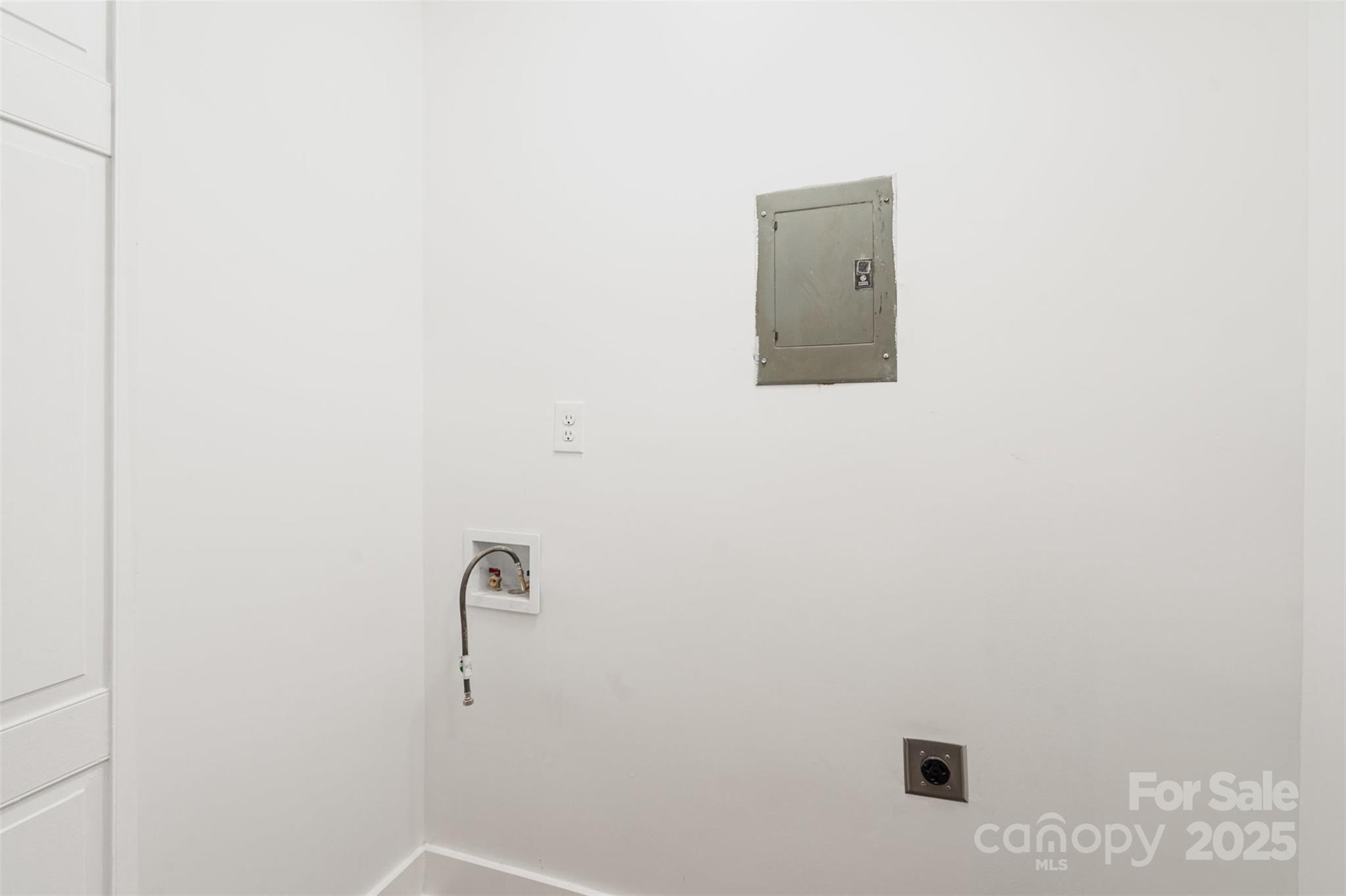8325 Knights Bridge Road Charlotte, NC 28210 - Photo 14 of 25 Gallery Image 14