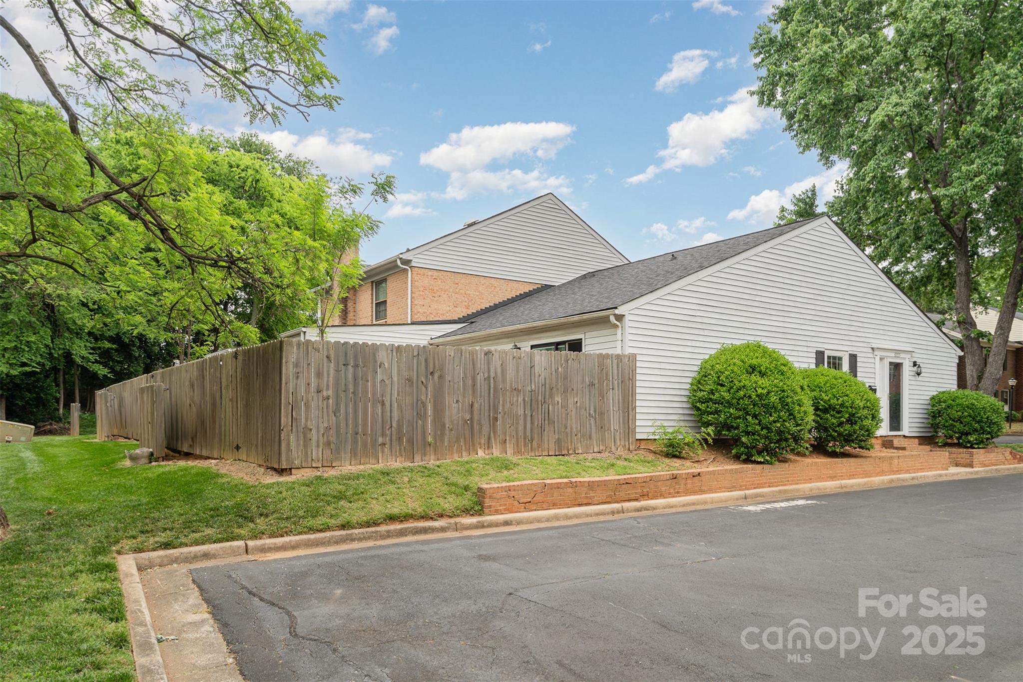 8325 Knights Bridge Road Charlotte, NC 28210 - Photo 20 of 25 Gallery Image 20