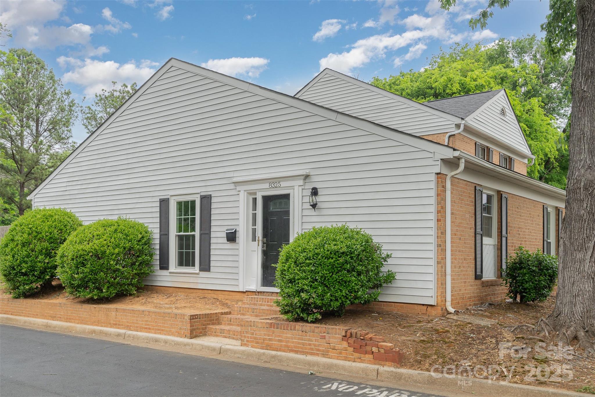 8325 Knights Bridge Road Charlotte, NC 28210 - Photo 2 of 25 Gallery Image 2