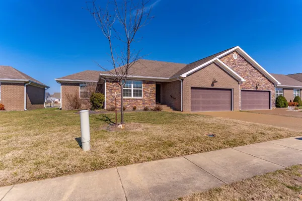 $309,900 | 9904 Arbor Lake Drive, Newburgh, IN 47630