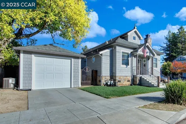 $2,600 | 2004 Main Street, Napa, CA 94559