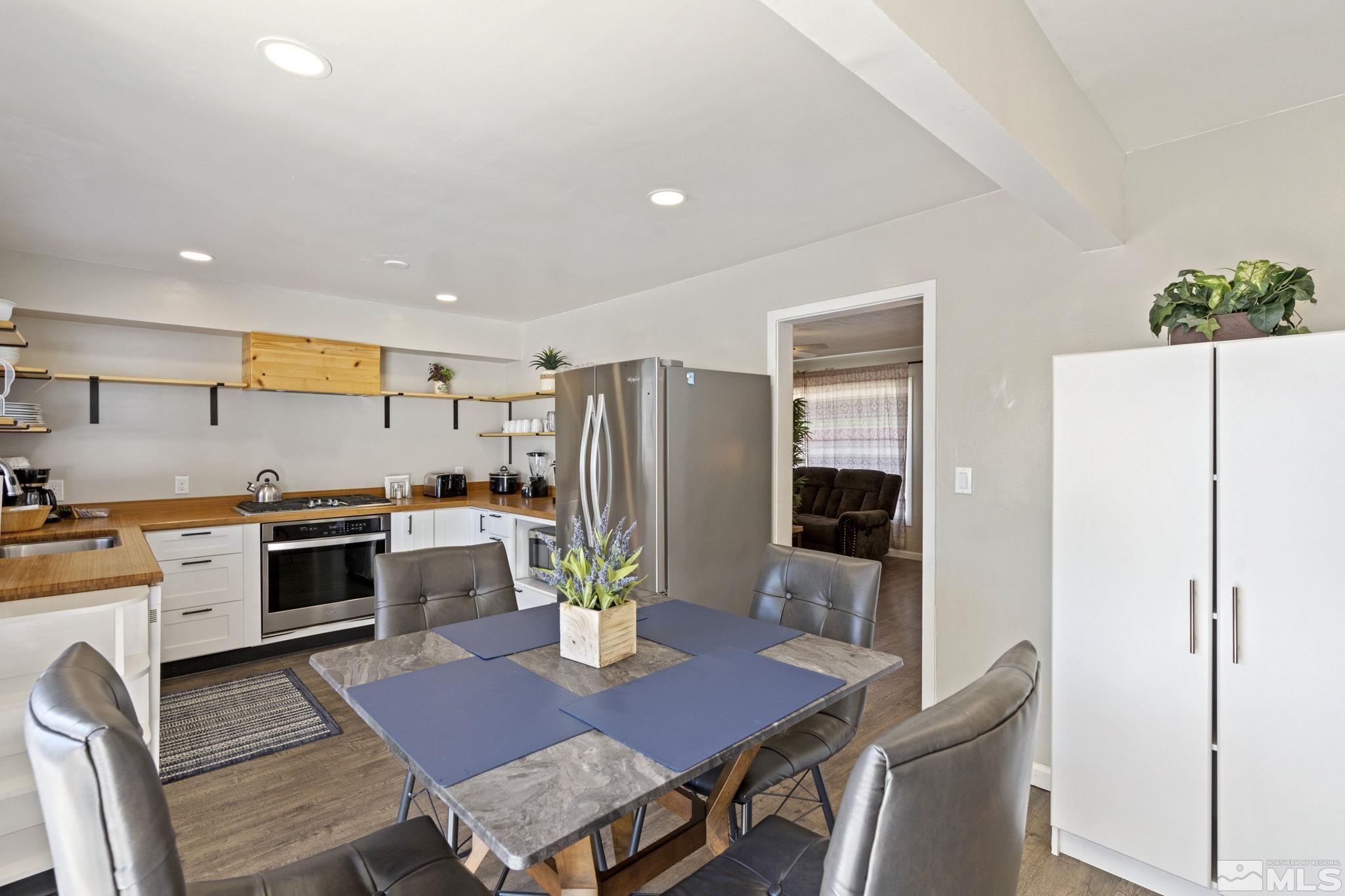 840 Bates Avenue Reno, NV 89502 - Photo 16 of 39 a kitchen with a table and chairs