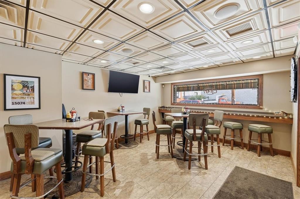 318 New York Avenue Rochester, PA 15074 - Photo 13 of 40