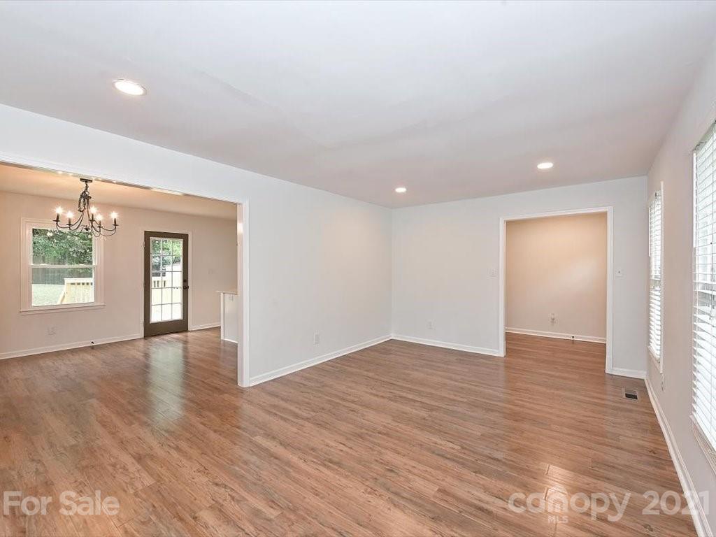 6313 Thermal Road Charlotte, NC 28211 - Photo 8 of 46 Gallery Image 8