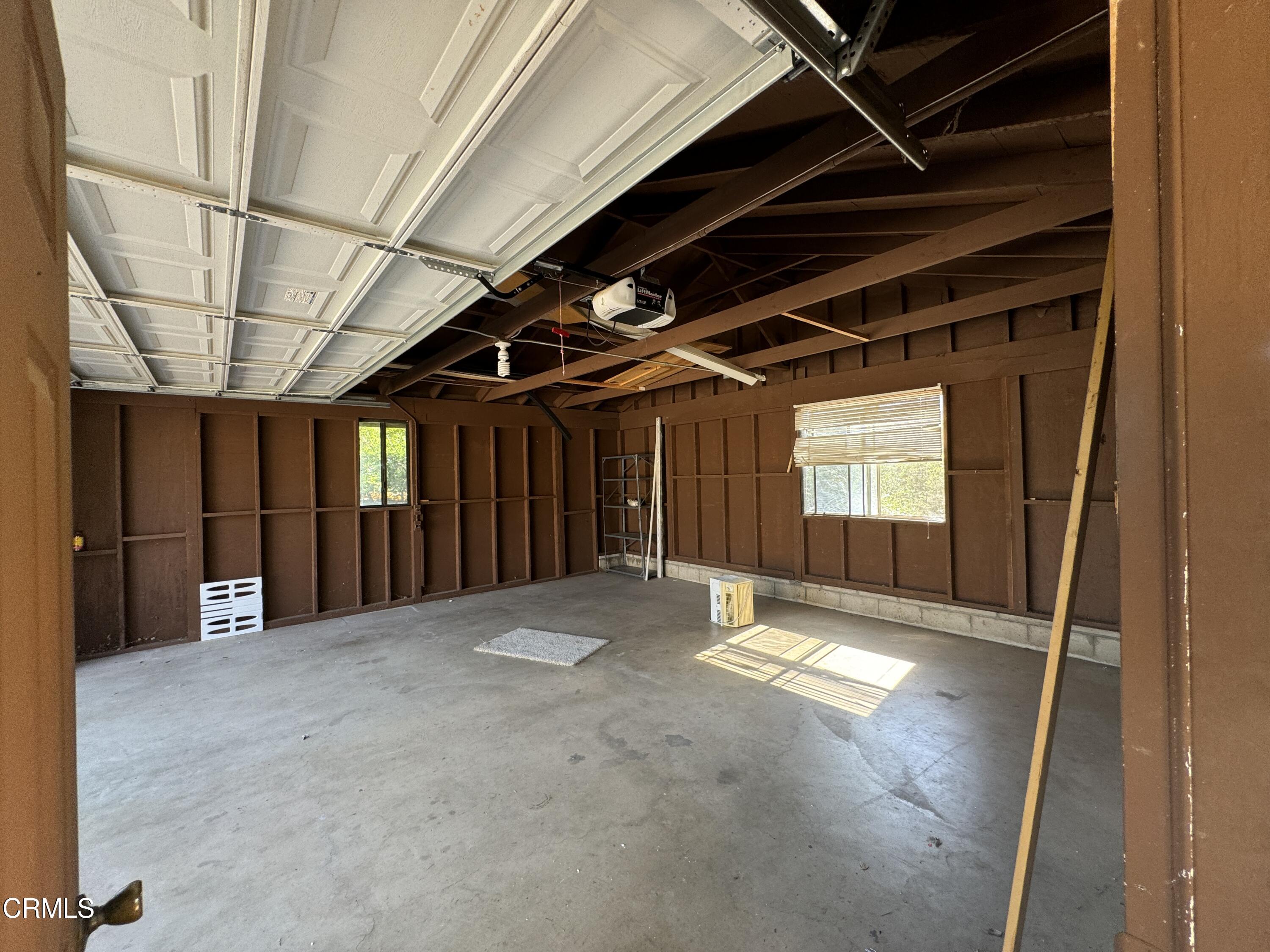 1040 Spring Street Oak View, CA 93022 - Photo 3 of 10 a view of large room