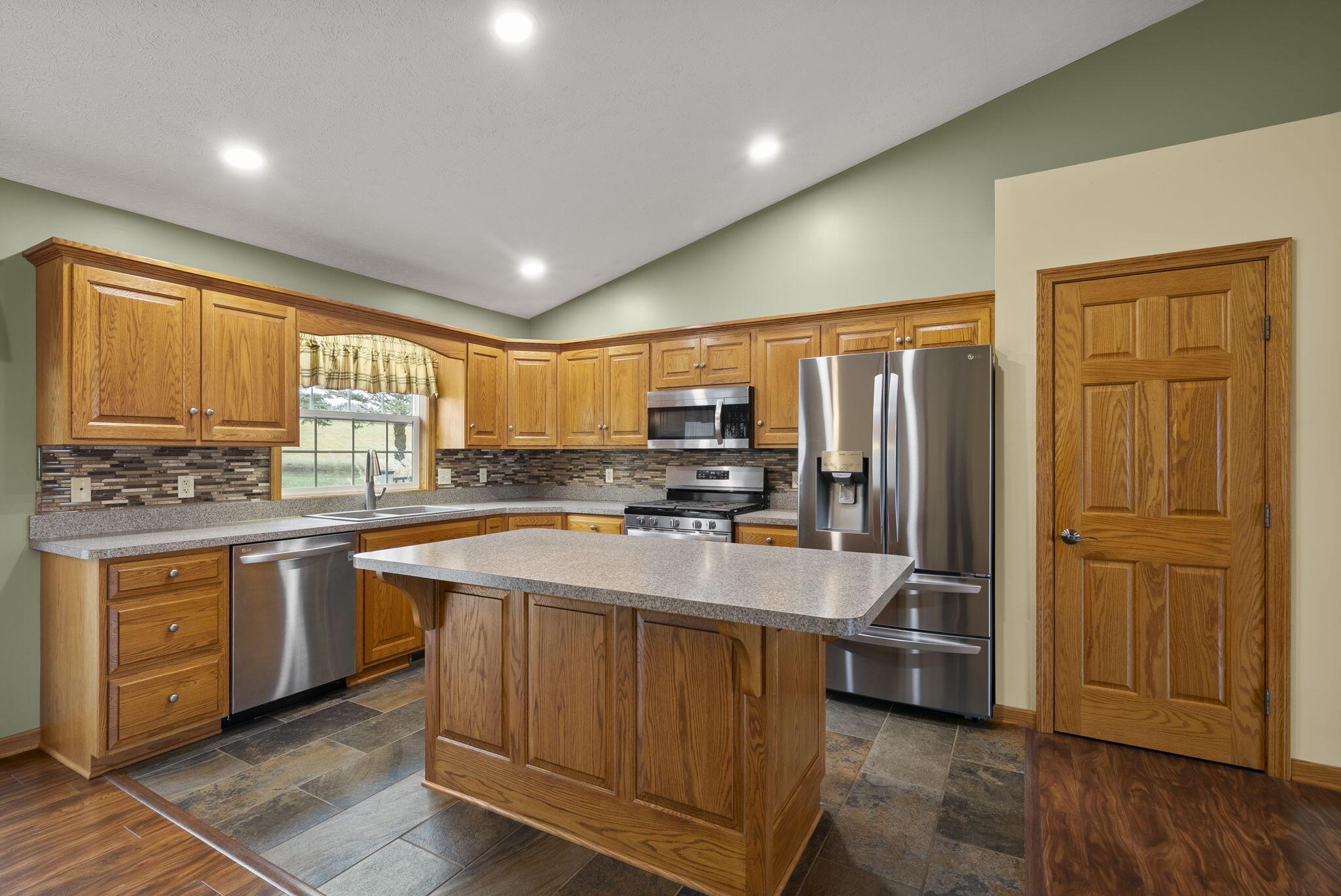 5 Compass Point Court Mount Vernon, OH 43050 - Photo 8 of 44 7-web-or-mls-DSC06537