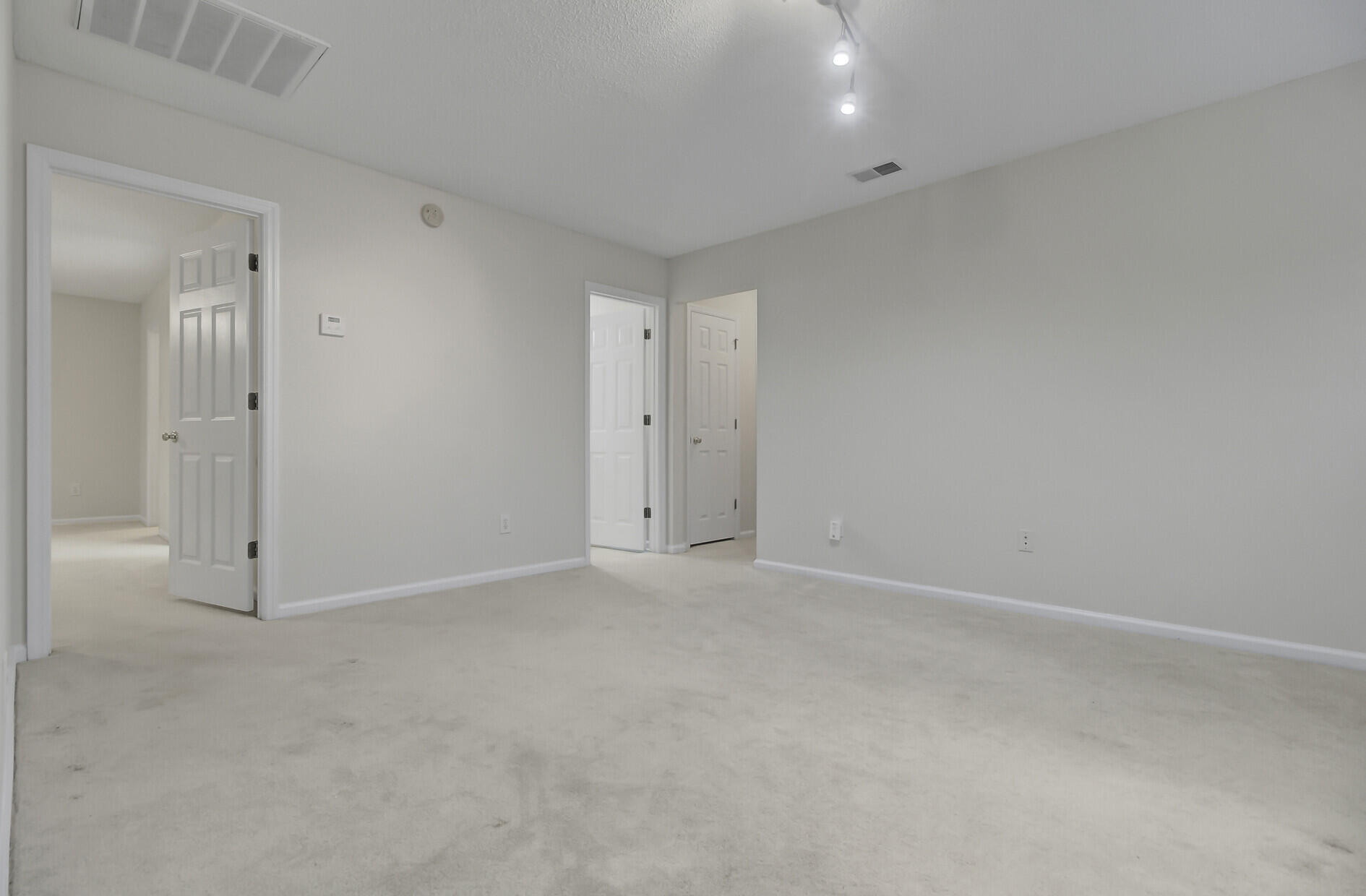 139 Hammerbeck Road Summerville, SC 29483 - Photo 21 of 43 Eat-in Kitchen