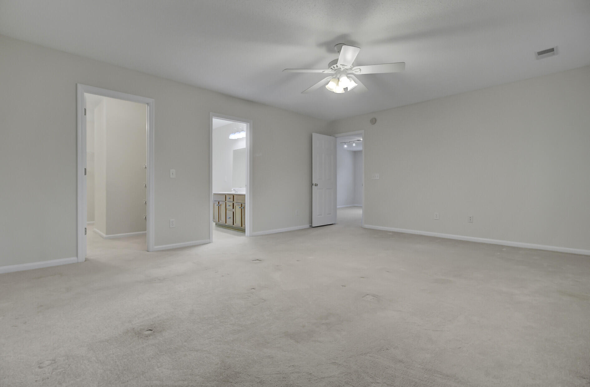 139 Hammerbeck Road Summerville, SC 29483 - Photo 23 of 43 Eat-in Kitchen/Dining Area