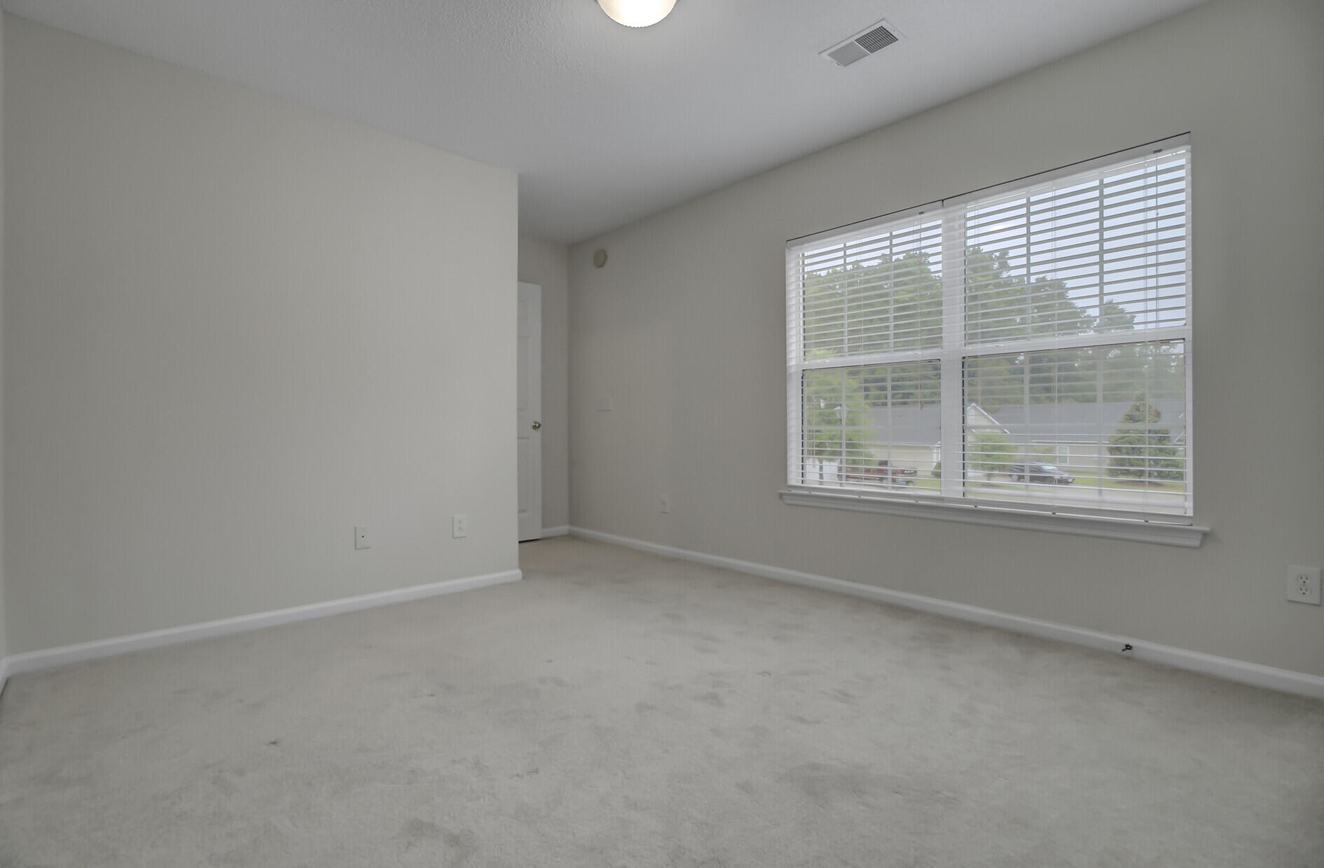 139 Hammerbeck Road Summerville, SC 29483 - Photo 33 of 43 Master Suite (Closet)