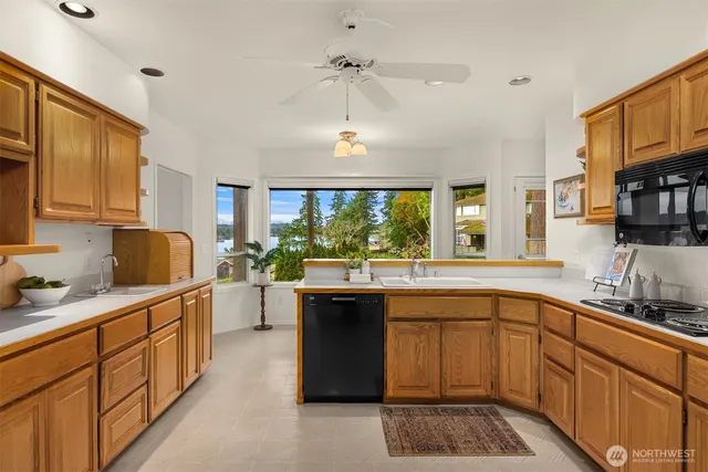 $829,000 | 15985 Lindsey Lane Northeast, Poulsbo, WA 98370