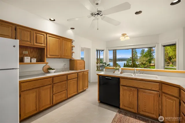 $829,000 | 15985 Lindsey Lane Northeast, Poulsbo, WA 98370