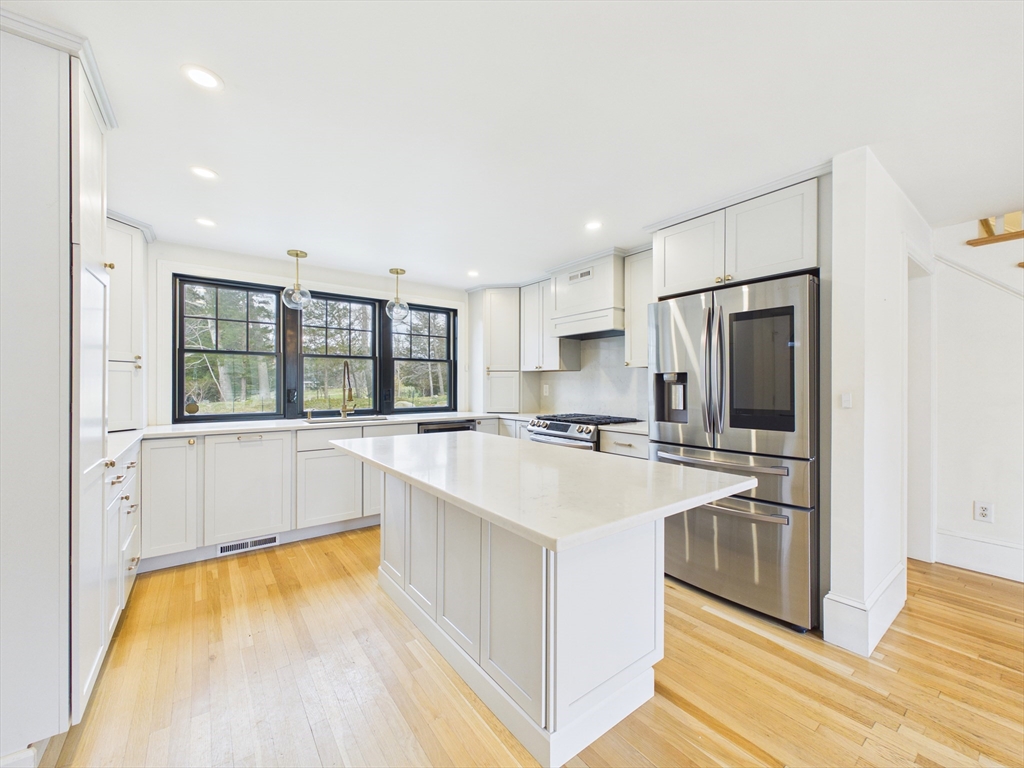 18 Shaker Road Dartmouth, MA 02747 - Photo 7 of 33 Gallery Image 7