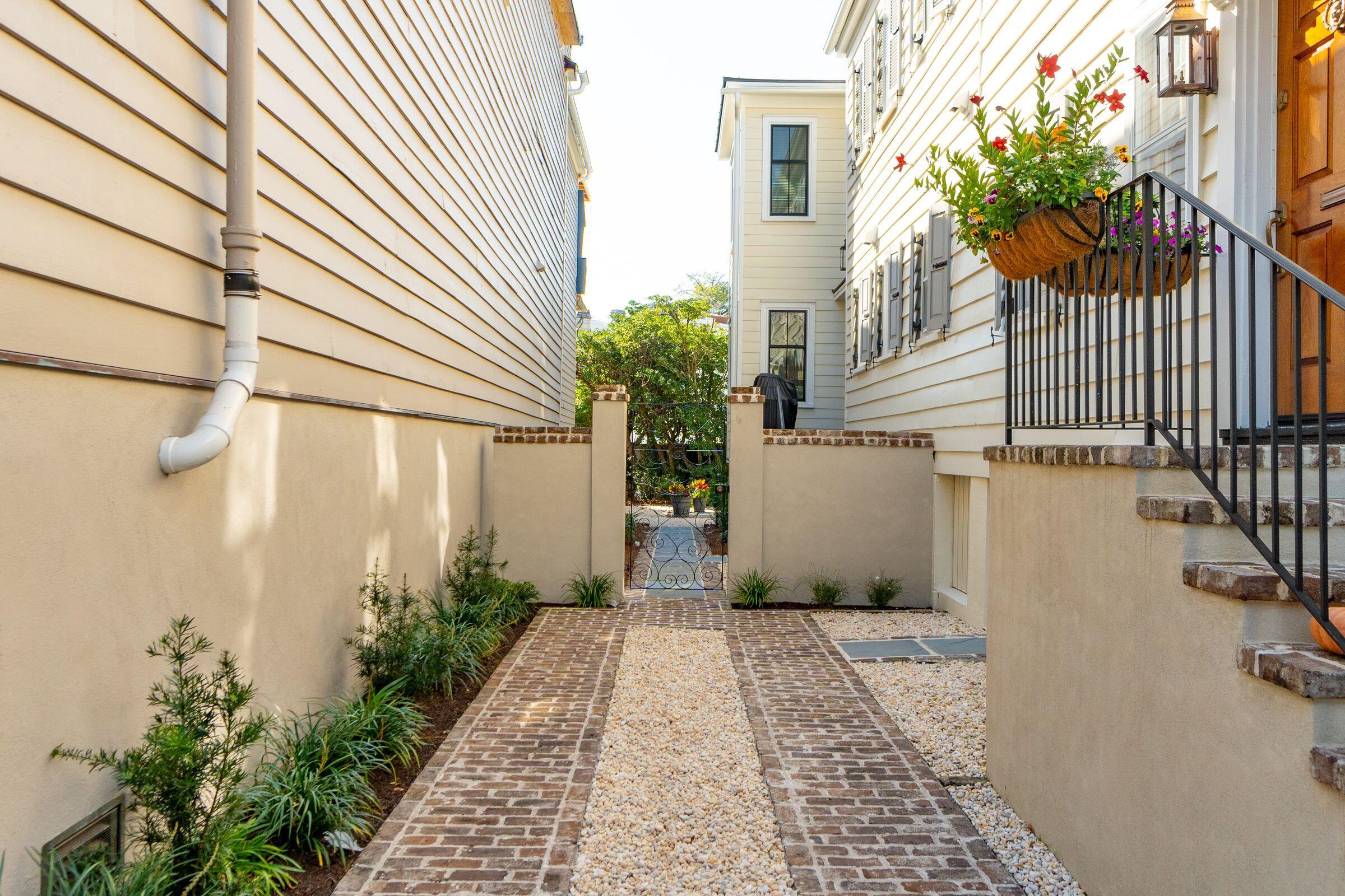 19 Logan Street Charleston, SC 29401 - Photo 4 of 50 Driveway