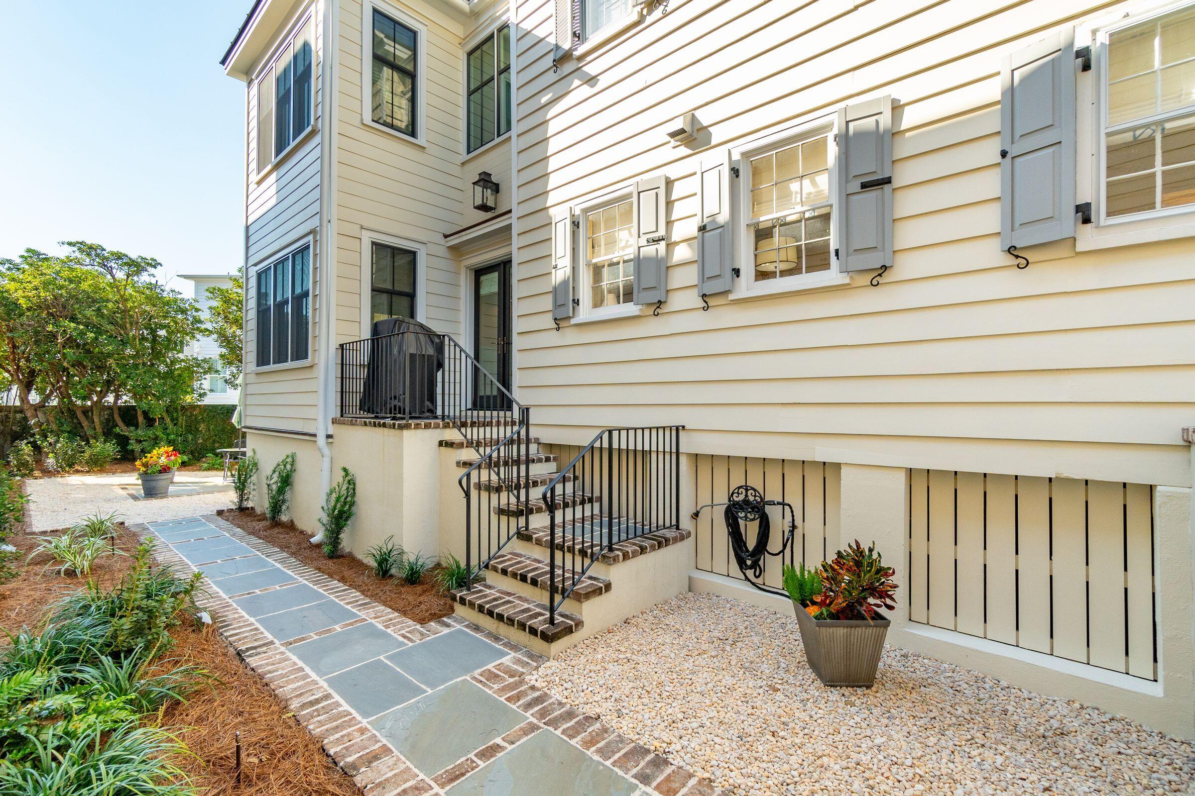 19 Logan Street Charleston, SC 29401 - Photo 43 of 50 Exterior