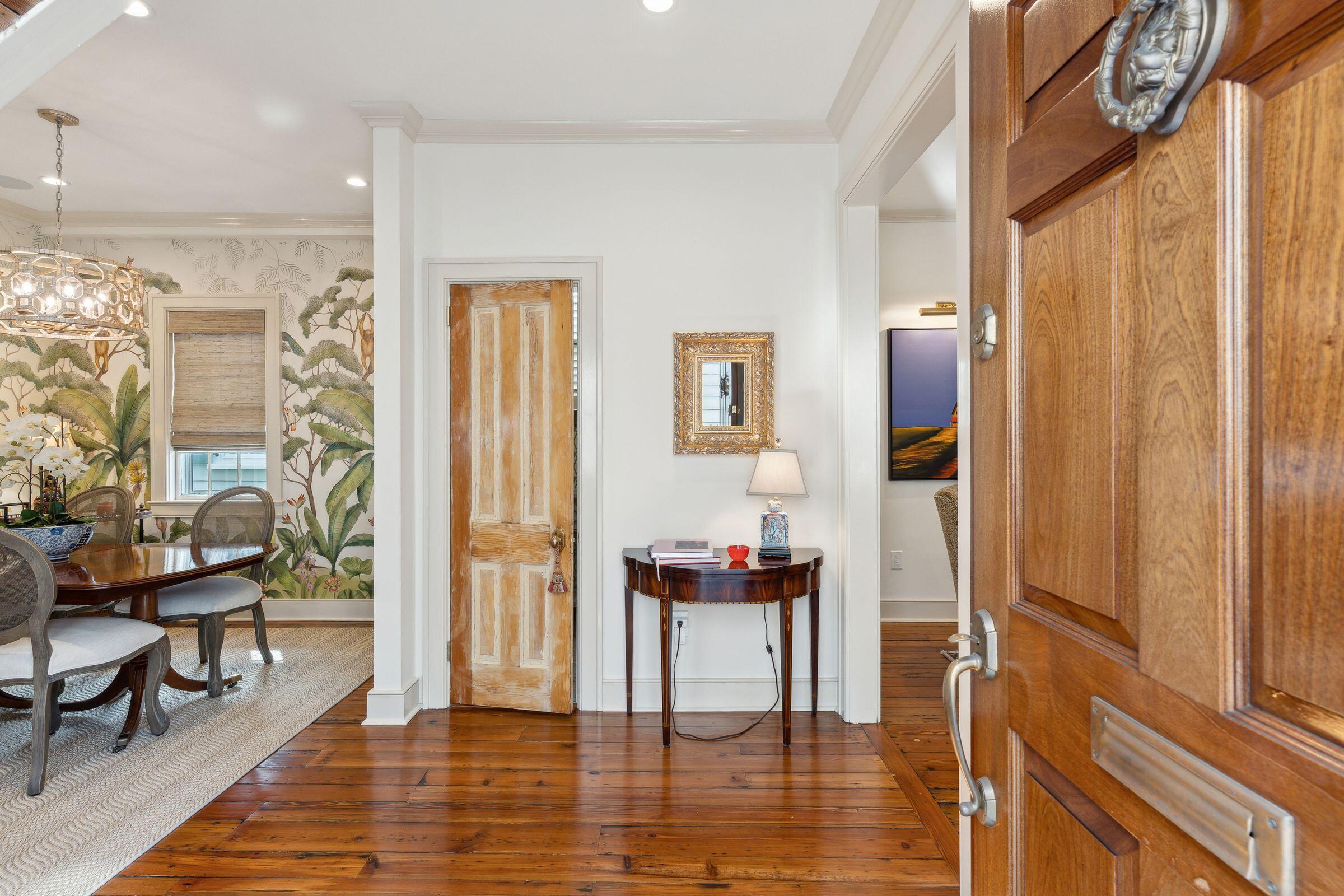 19 Logan Street Charleston, SC 29401 - Photo 8 of 50 Entry
