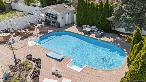 $1,175,000 | 44 East End Avenue, Hicksville, NY 11801