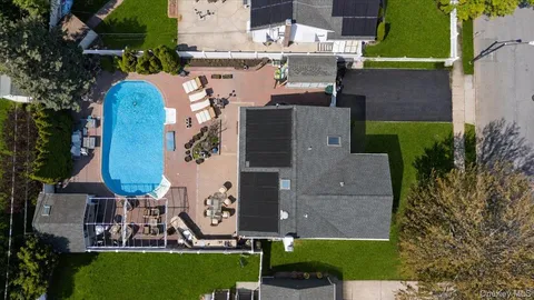$1,175,000 | 44 East End Avenue, Hicksville, NY 11801
