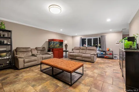 $1,175,000 | 44 East End Avenue, Hicksville, NY 11801