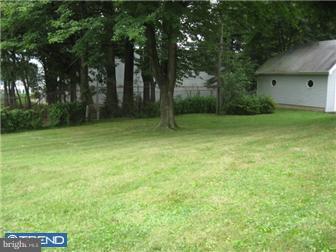 534 Springview Lane Springfield, PA 19064 - Photo 10 of 12 Exterior Back