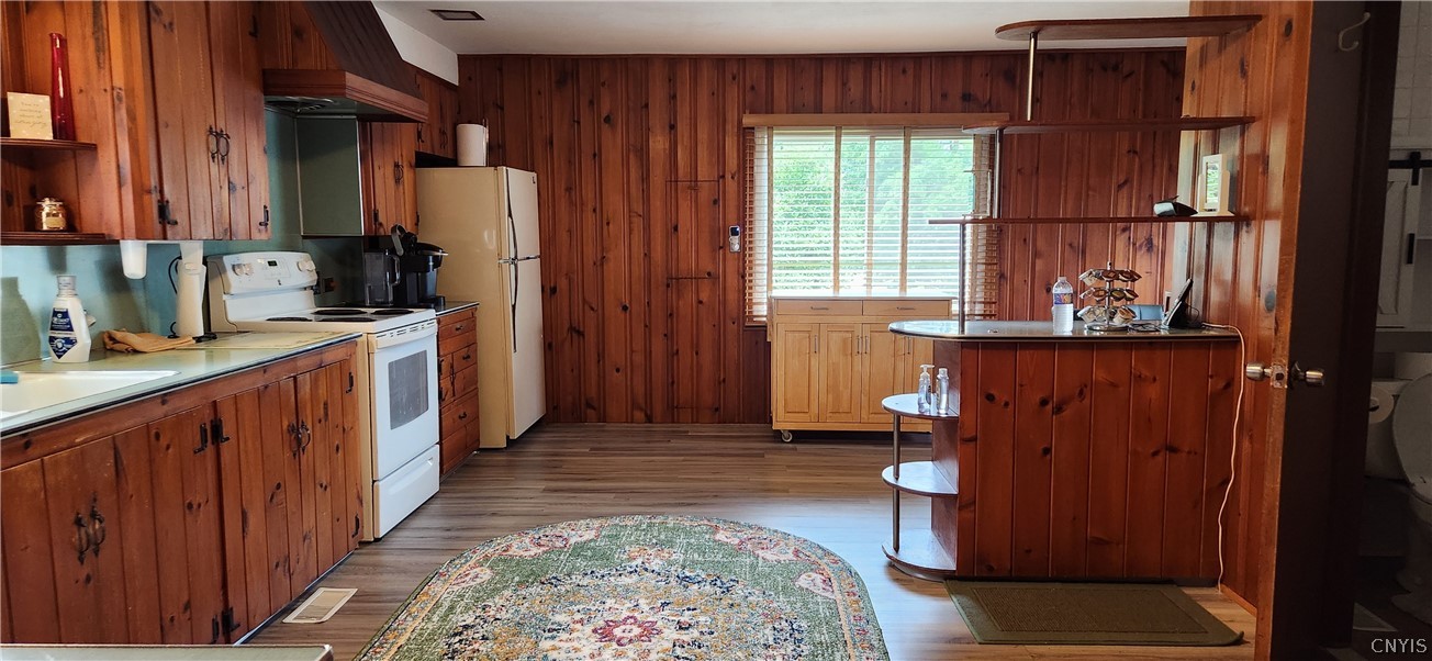 202 Lafayette Road Syracuse, NY 13205 - Photo 7 of 40 Gallery Image 7