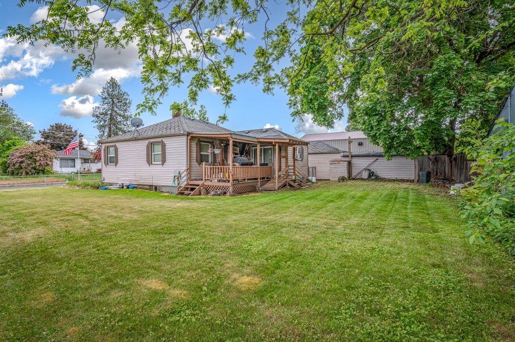 6025 North Cook Street Spokane, WA 99208 - Photo 2 of 36
